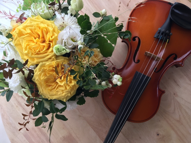 花とバイオリン